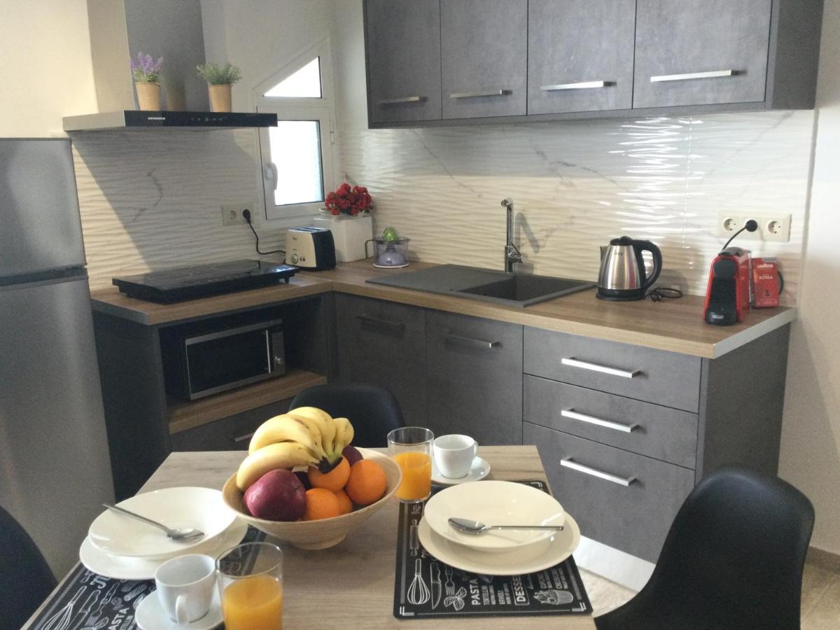 Vladimiros Apartments برباتي المظهر الخارجي الصورة