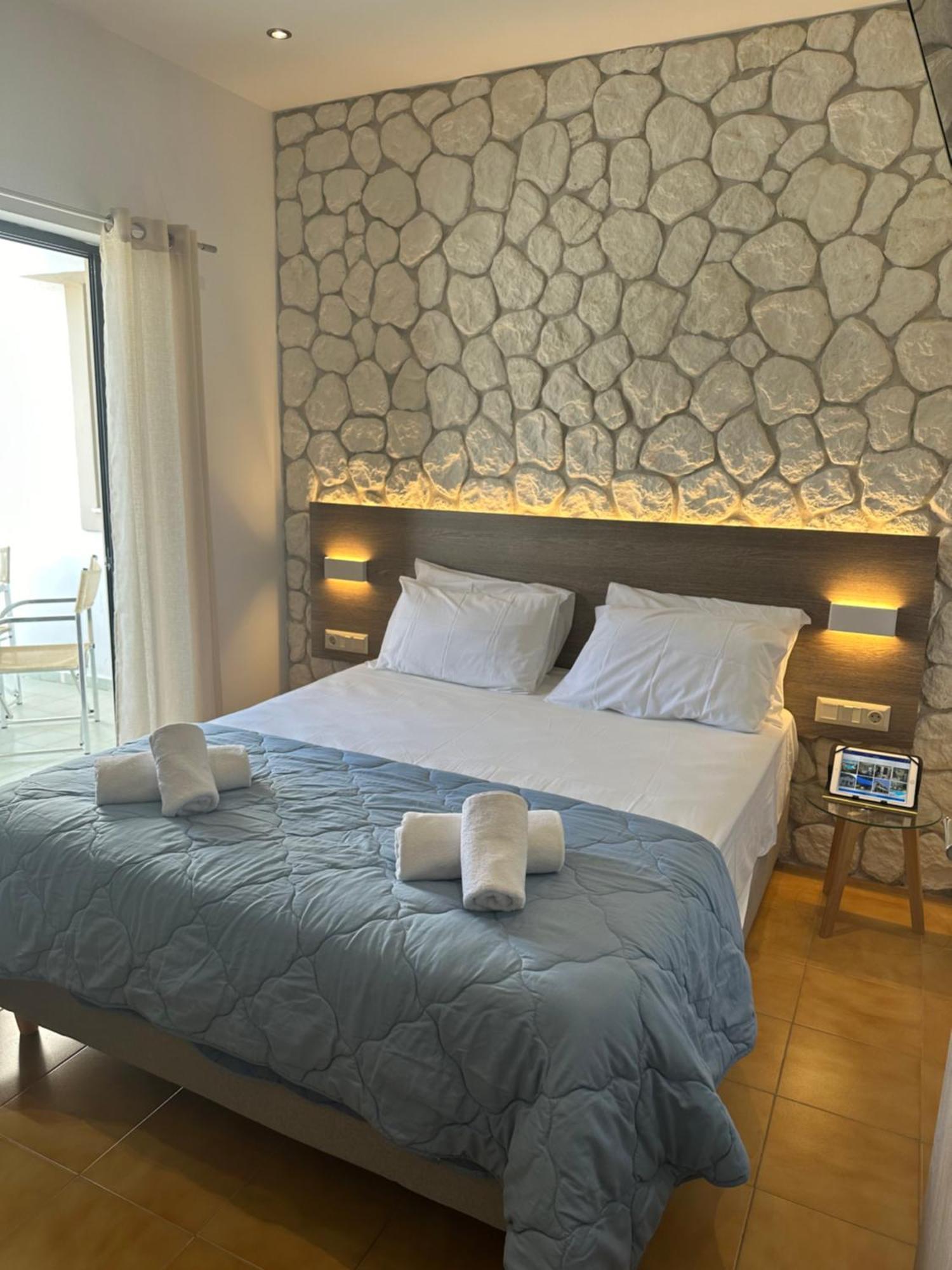 Vladimiros Apartments برباتي المظهر الخارجي الصورة
