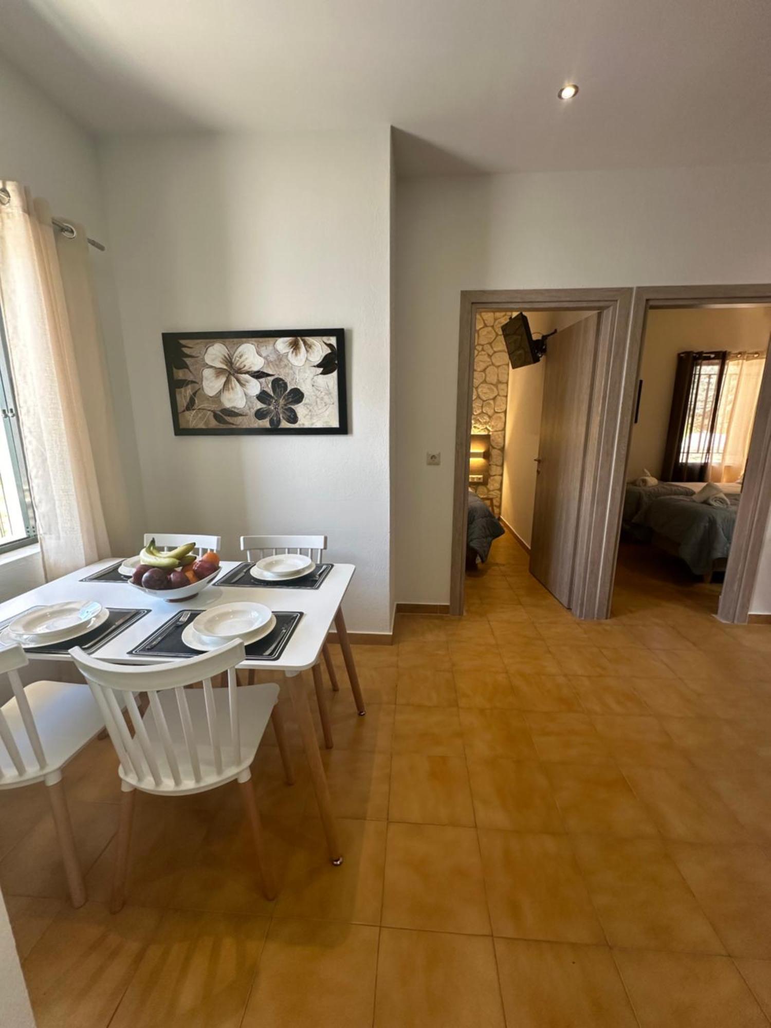 Vladimiros Apartments برباتي المظهر الخارجي الصورة