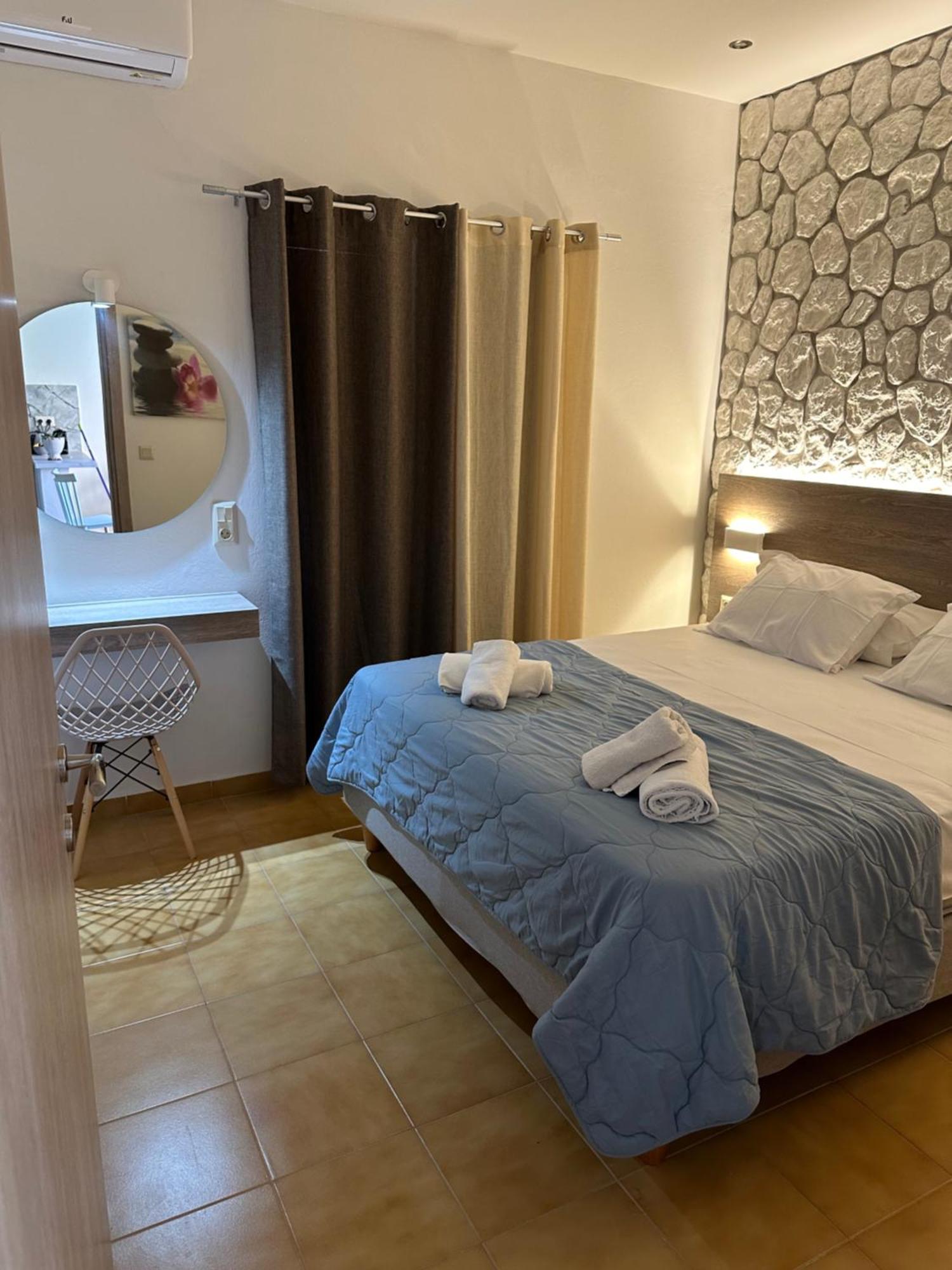 Vladimiros Apartments برباتي المظهر الخارجي الصورة