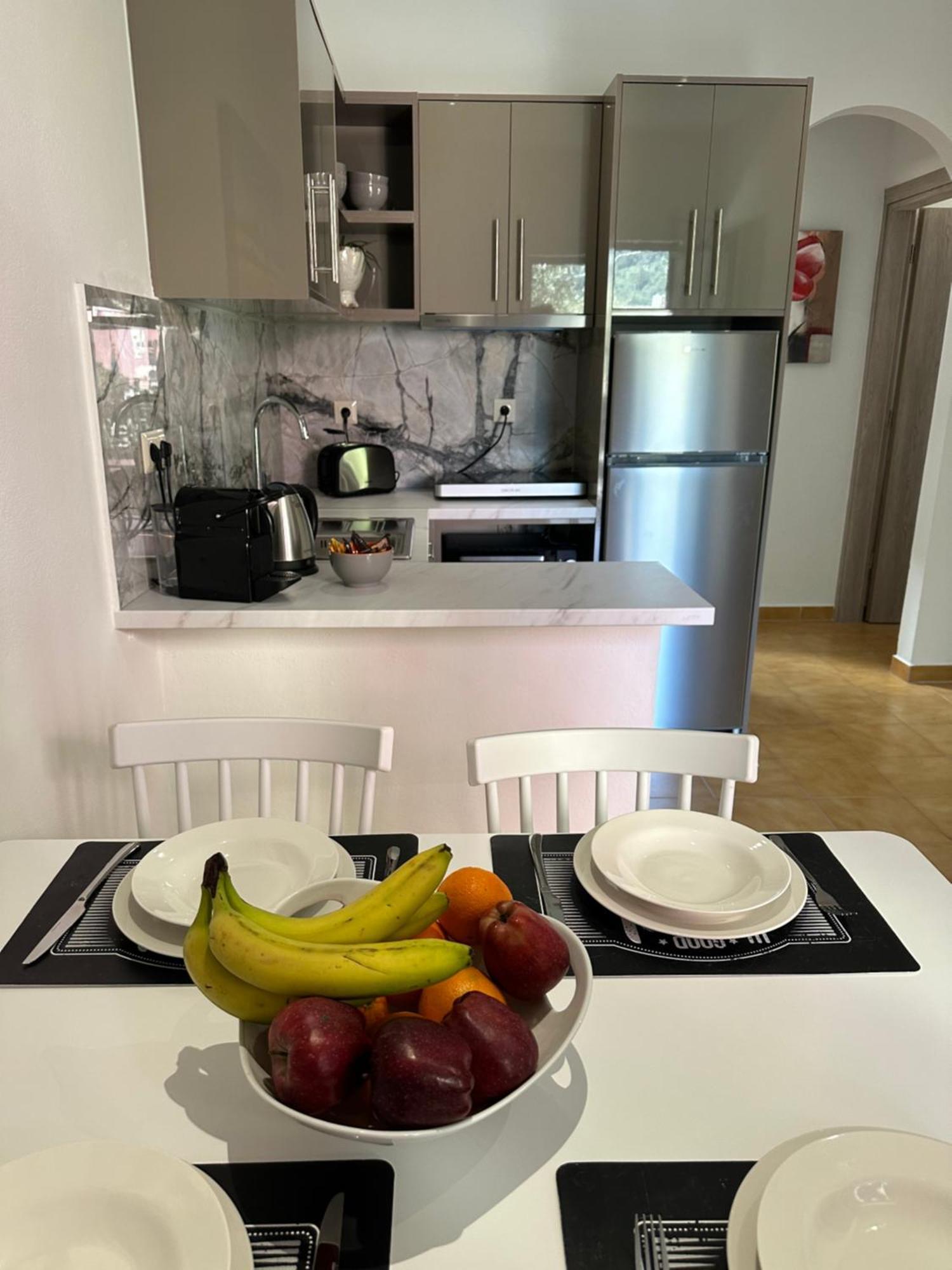 Vladimiros Apartments برباتي المظهر الخارجي الصورة