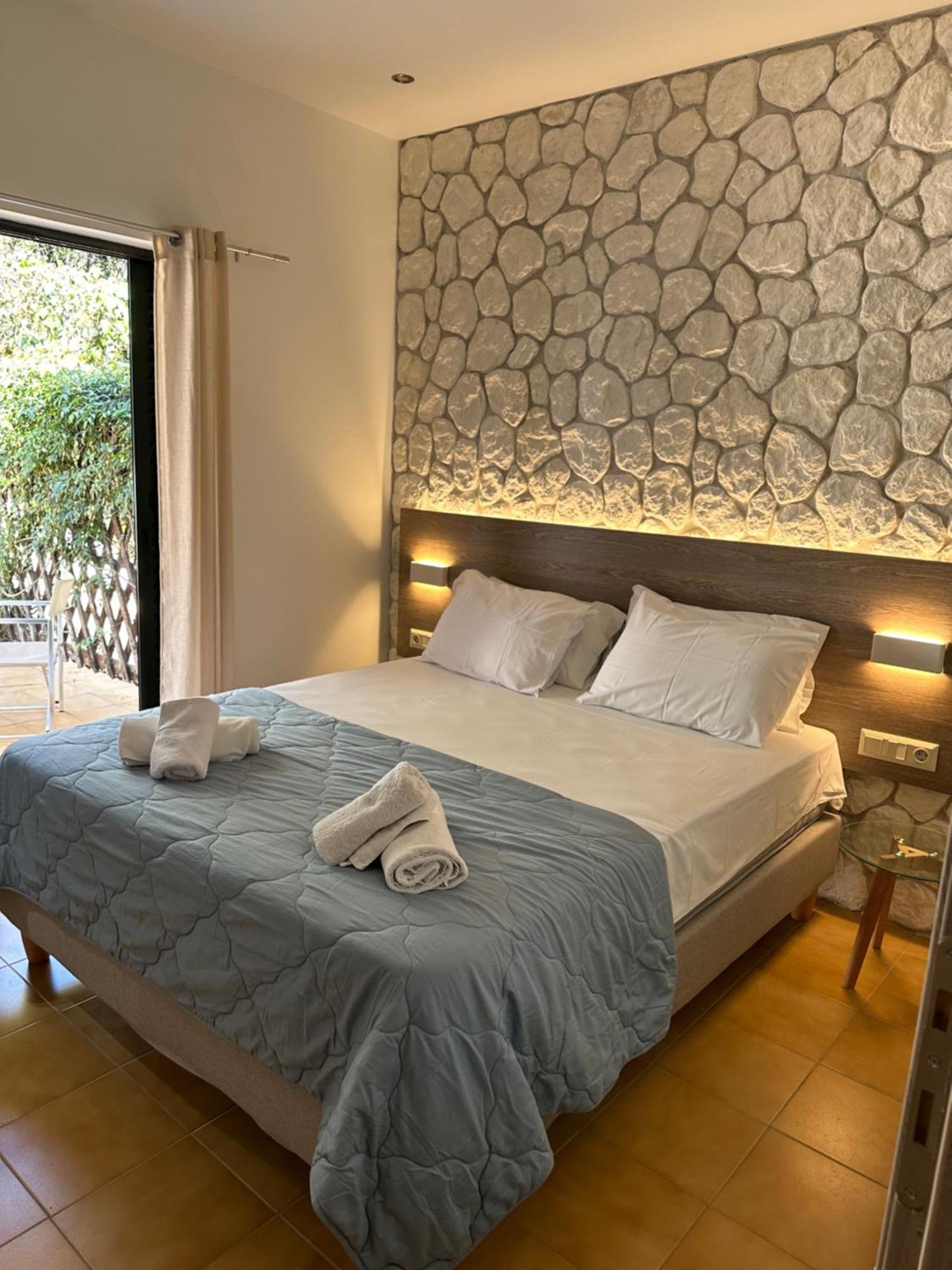 Vladimiros Apartments برباتي المظهر الخارجي الصورة