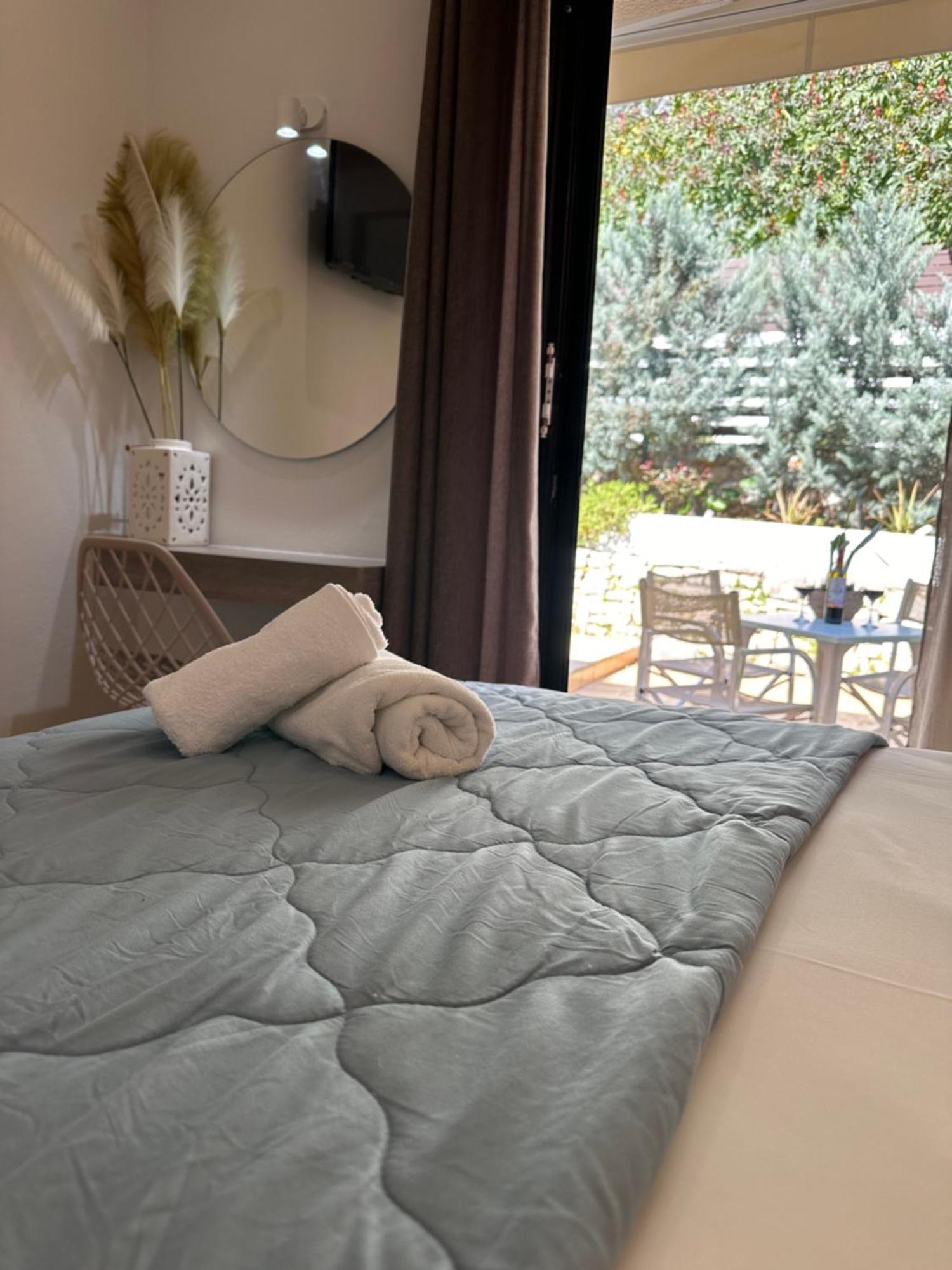 Vladimiros Apartments برباتي المظهر الخارجي الصورة