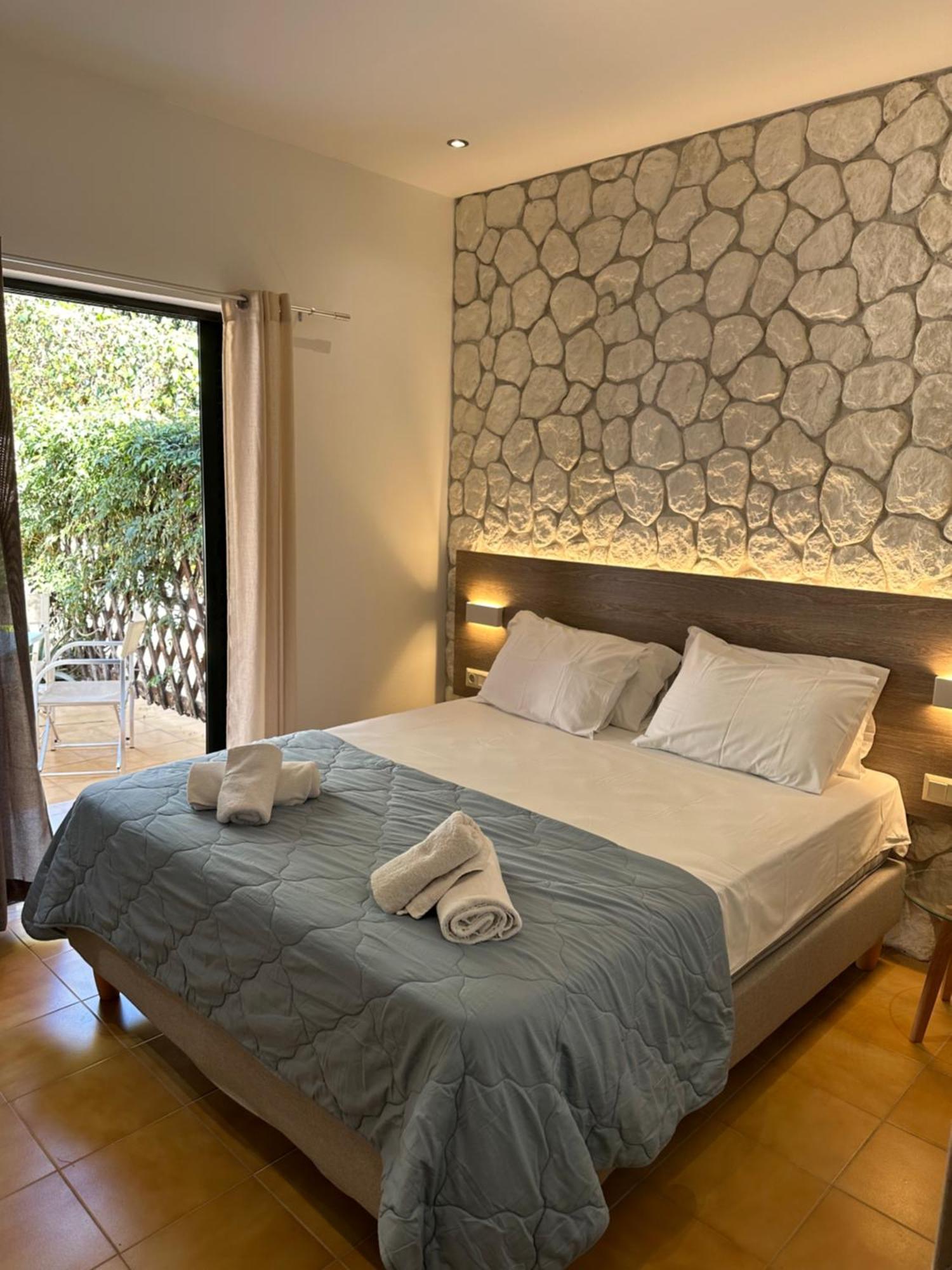 Vladimiros Apartments برباتي المظهر الخارجي الصورة